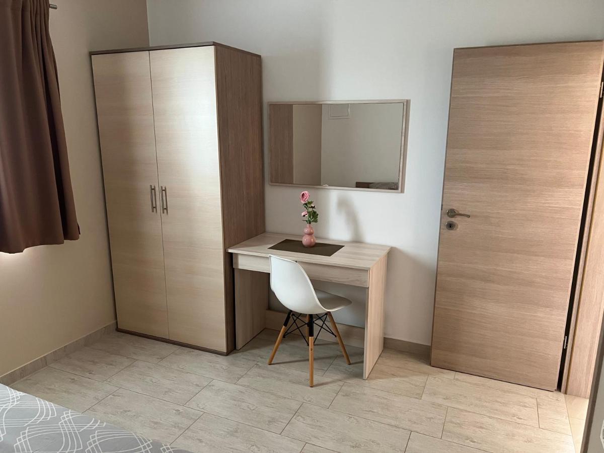 Apartmani Nina I Niko Ugljan Habitación foto