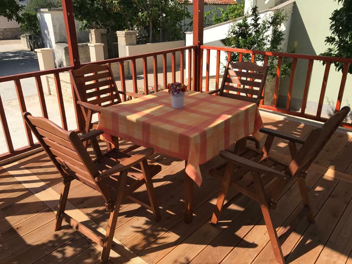 Apartmani Nina I Niko Ugljan Exterior foto